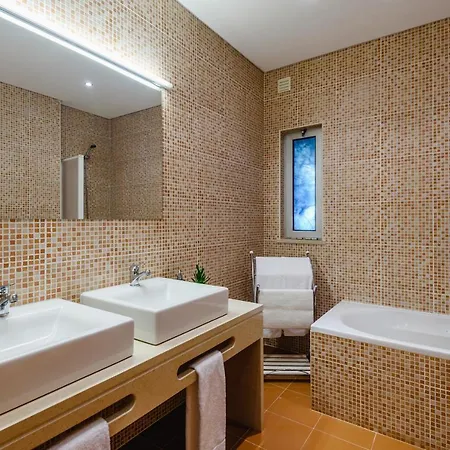 Villa Rosemary - Surf And Beach Albufeira